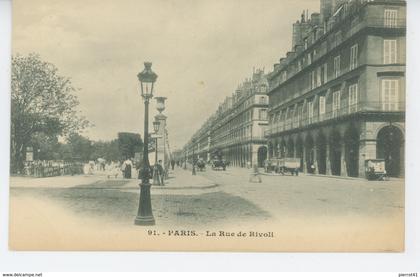PARIS - IVème arrondissement - La Rue de Rivoli