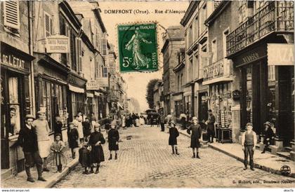 CPA Domfront Rue d'Alencon (1392010)