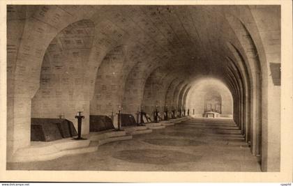 CPA Ossuaire et phare de Douaumont
