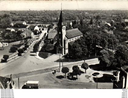 1 cpsm Dun le palestel - place de l'église