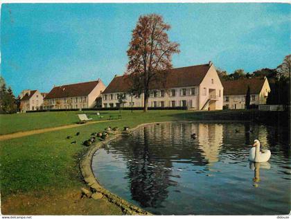 Carte Postale - 95 - Ennery - Domaine d'Ennery - Résidence Romain Lavielle - Les pavillons vus du lac - CPM - Etat frois