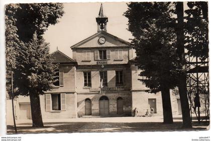 ENNERY (95) - LA MAIRIE
