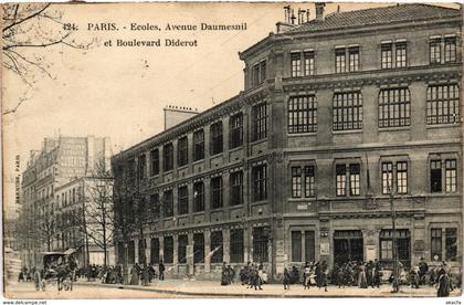 CPA PARIS 12e - Ecoles, Avenue Daumesnil et Boulevard Diderot (113490)