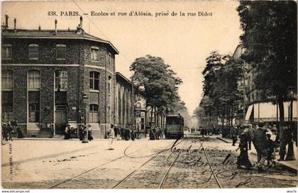 CPA Paris 14e (Dep.75) Ecoles et rue d'Alésia, prise de la rue Didot (986364)