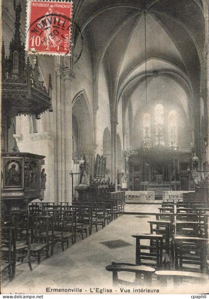 CPA Ermenonville L'Eglise Vue interieure