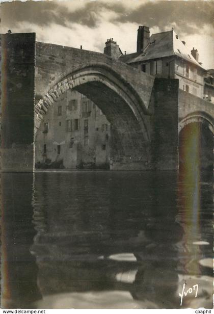 CPM Espalion (Aveyron) Le vieux pont (XIIIe s) sur le Lot