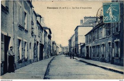 CPA Essonnes Rue d'Angouleme (1276976)