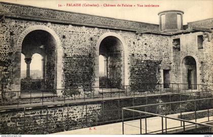 CPA Falaise Chateau de Falaise Vue interieure