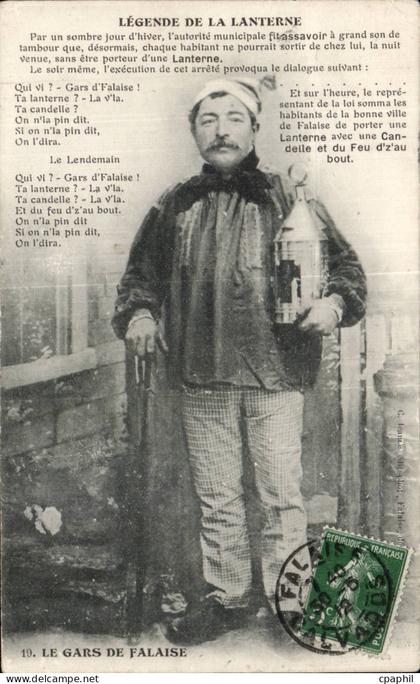 CPA Falaise Legende de la lanterne Le gars de Falaise Folklore Costume