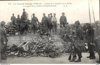 CPA La Grande Guerre Debris de la Bataille de la Marne a la Gare de la Fere Champenoise Militaria