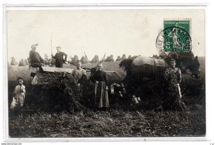 Fere -  Lievin -  Picardie - Moissonneuse  - Carte Photo  - RARE -   Superbe - CPA°