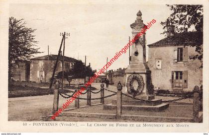 Le Champ de Foire et le Monument aux Morts - Fontaiens Fontenay le Comte - (85) Vendée