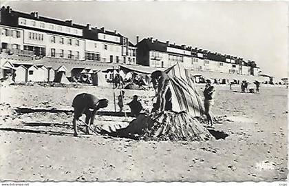 CPSM Fort-Mahon Jeux de Plage