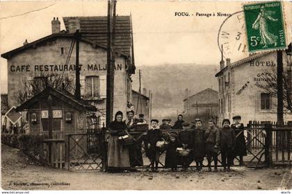 CPA Foug passage a niveau (1467440)