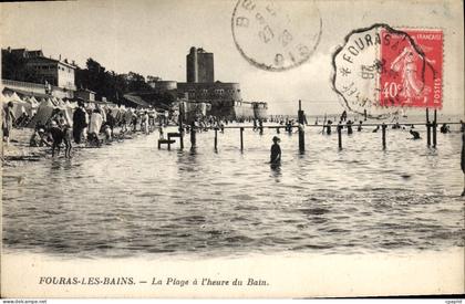 CPA Fouras les Bains La Plage a l'heure du Bain