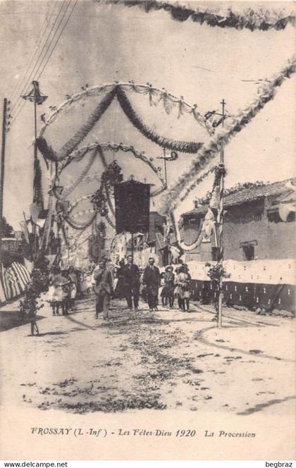 FROSSAY     PROCESSION     FETE DIEU  1920