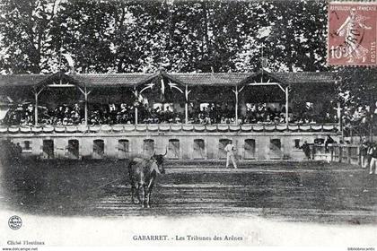 D40 - GABARRET - LES TRIBUNES DES ARENES  < VUE D'UNE COURSE LANDAISE