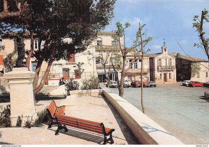 30 GALLARGUES LE MONTUEUX PLACES DE LA CONCORDE ET DU COUDOILE