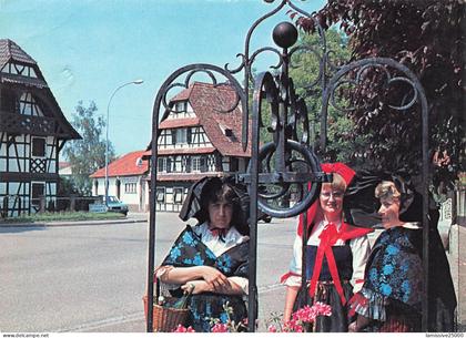 BAS RHIN GAMBSHEIM maisons alsaciennes folklore