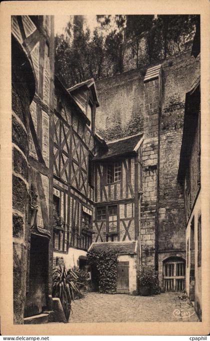 CPA Gien Vieilles Maisons