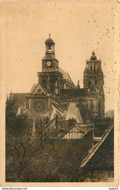 CPA Gisors Eure l'Eglise cote est