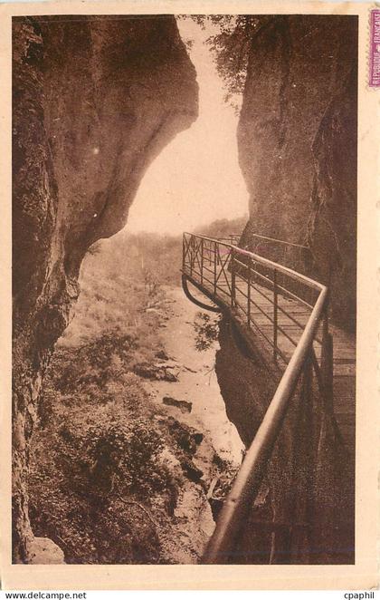 CPA GORGES DU FIER-L'ENTRÉE