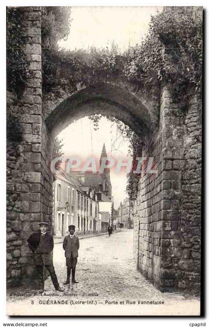 Guerande - Porte et rue Vannelaise - CPA