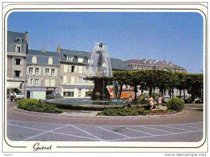 Carte Postale 23.  Gueret  la fontaine de la place Bonnyaud trés  beau plan