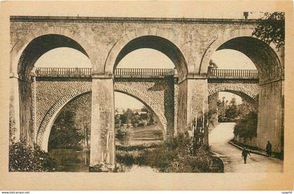 CPA Guingamp les Viaducs