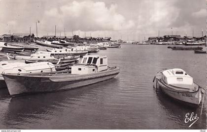 GUJAN MESTRAS(BATEAU)