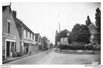 AWHP16-1093-89 - GURGY - Rue principale