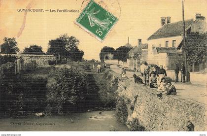 GUYANCOURT - Les Fortifications - Homme pêchant