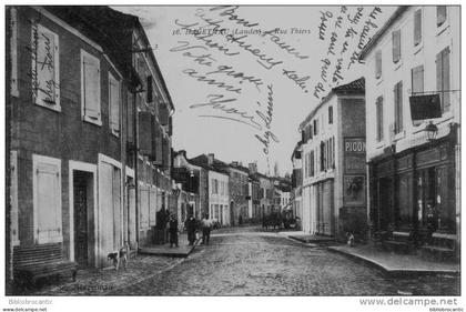 D40 - HAGETMAU - VUE ANIMEE DE LA RUE THIERS