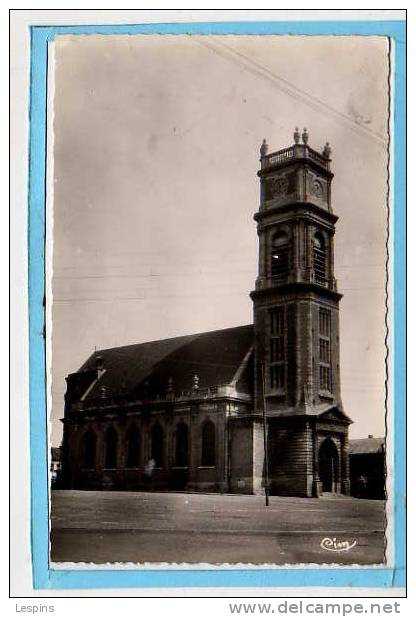 HARNES -- L'Eglise St Martin - 1960