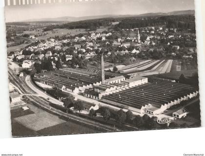 HIRSINGUE: vue générale, en premier plan l'usine lang vue aérienne 10x15 - très bon état