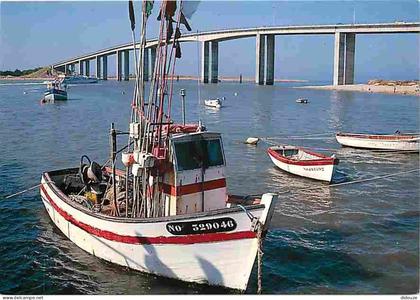 Carte Postale - 85 - Ile de Noirmoutier - Pont de Noirmoutier reliant l'Ile au Continent - Bateaux - CPM - Voir Scans Re