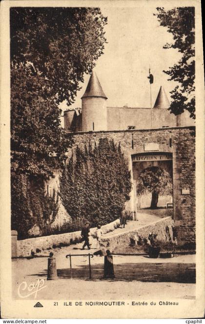 CPA Ile De Noirmoutier Entree du Chateau