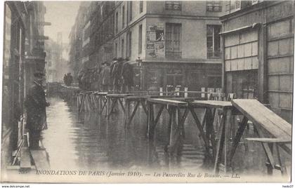 Inondations de Paris (Janvier 1910) - Les Passerelles Rue de Beaune