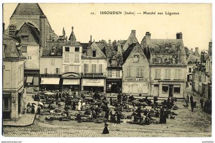 FRANCE carte postale Issoudun, marché aux légumes. TB.