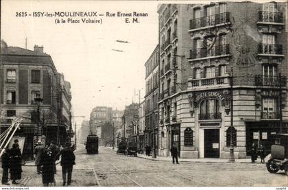 Issy les Moulineaux CPA Rue Ernest Renan (a la place Voltaire Societe Generale)