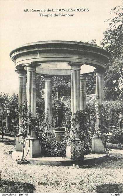 CPA La Roserai de l'hay les roses temple de l'amour