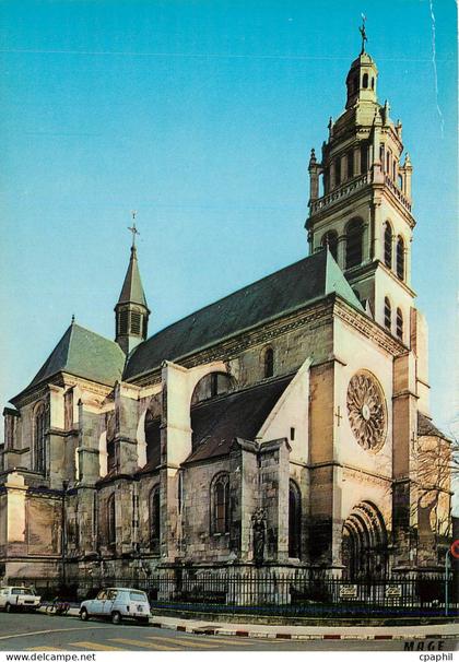 CPM L'Isle Adam Val d'Oise Eglise Saint Martin