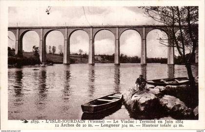 CPA L'Isle Jourdain Le Viaduc Termine En Juin 1884