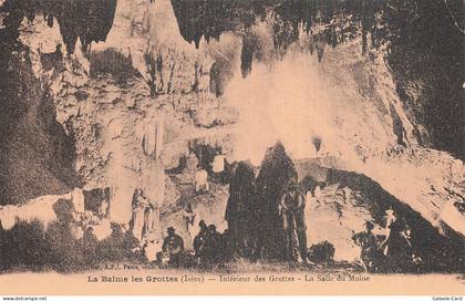 38 LA BALME LES GROTTES LA SALLE DU MOINE