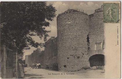 12 LA CAVALERIE Remparts, animée, ed Froment, 1905