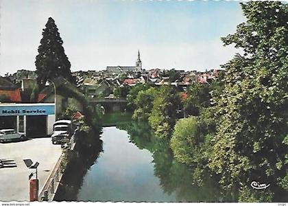 CPSM La Châtre Coin charmant sur l'Indre traversant la Châtre