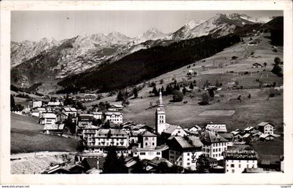 CPSM La Clusaz Vue generale et chaine des Aravis