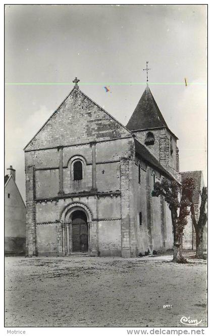 LA GUERCHE SUR L'AUBOIS - Eglise saint Etienne du Gravier.