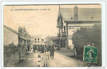 B - 44 - LA PLAINE SUR MER - PREFAILLES - la grande rue  - hotel