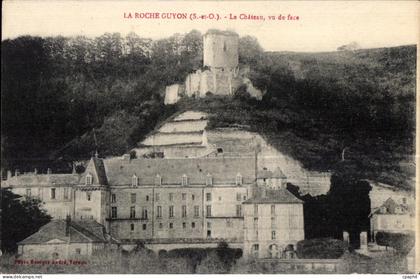 CPA La roche guyon (S et O) le chateau vu de face